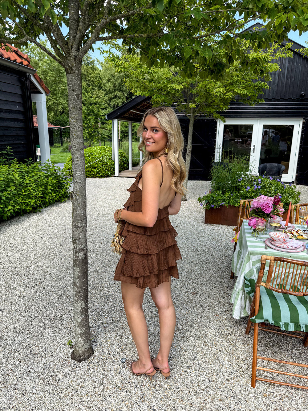 Asymmetrisk Mini Kjole med Flæser | Sommerkjole til Kvinder 8