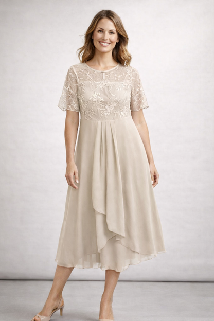 Blomsterblonde Midi Kjole | Elegant Korte Ærmer 9
